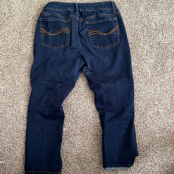 Size 9 Cropped jeans - Picture 2 of 3